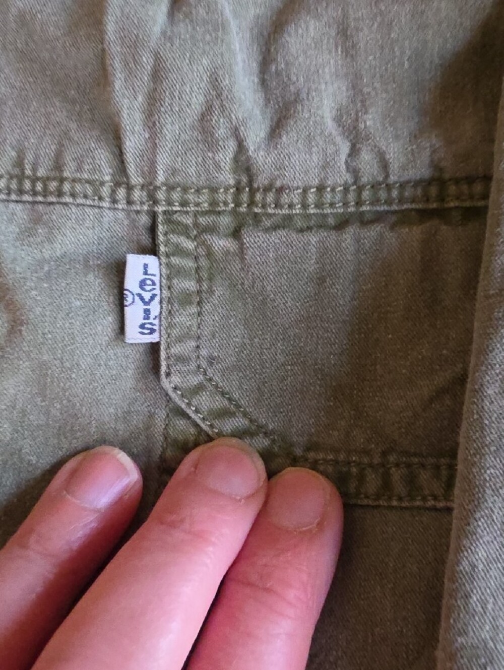 Levi's Men's Light Green Button-Up Shirt - Picture 2 of 5